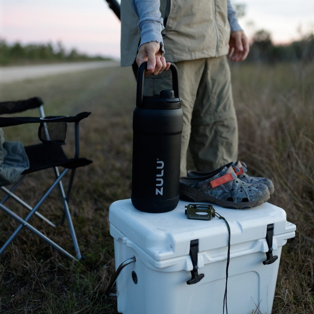 goals-mammoth-101oz-stainless-steel-bottle-y9 GoalsMammothBlackLifestyle.png